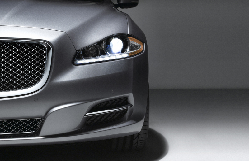Illustration for article titled 2010 Jaguar XJ: The New Cat Revealed!